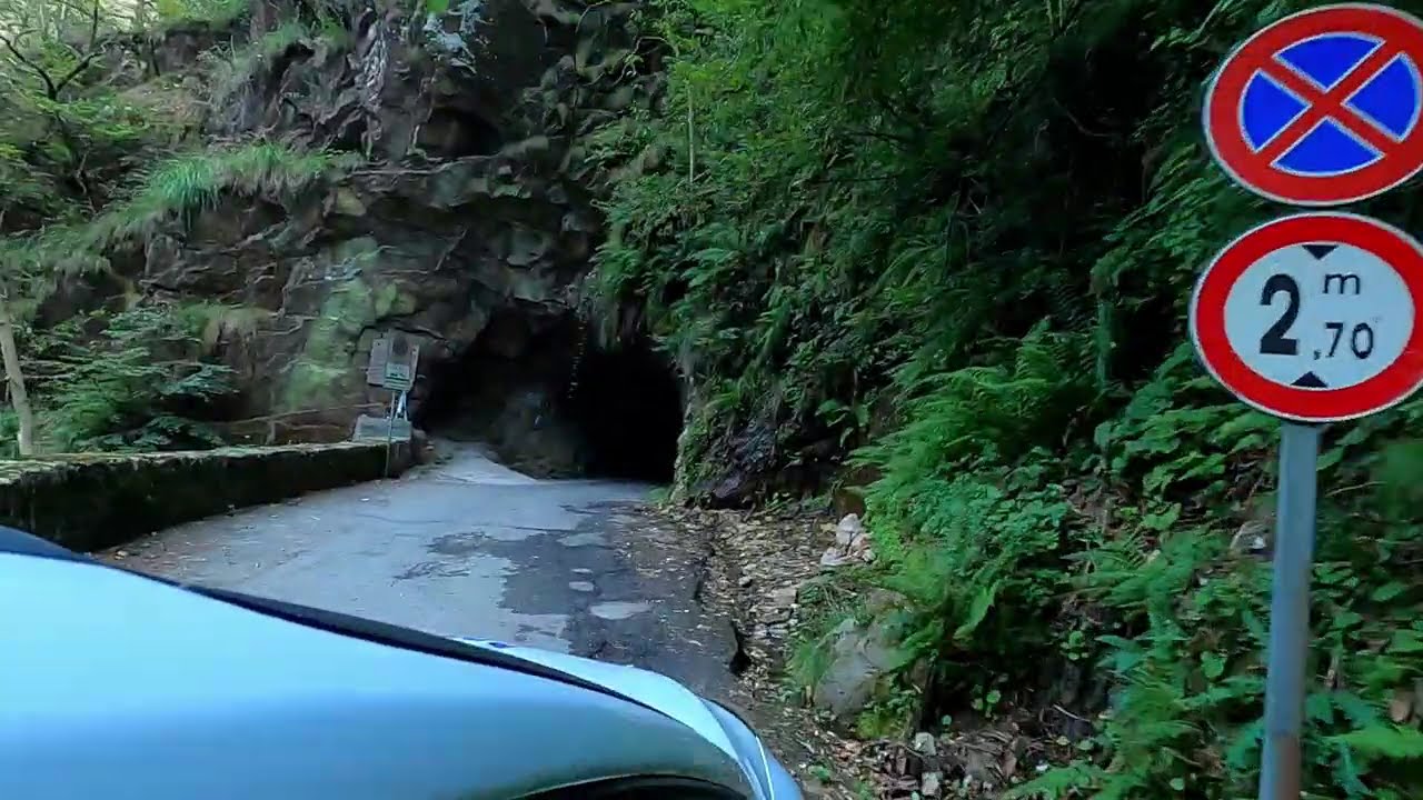 Cicogna-Rovegro (Italy) : A real narrow road with hairpins and beautiful mountain view
