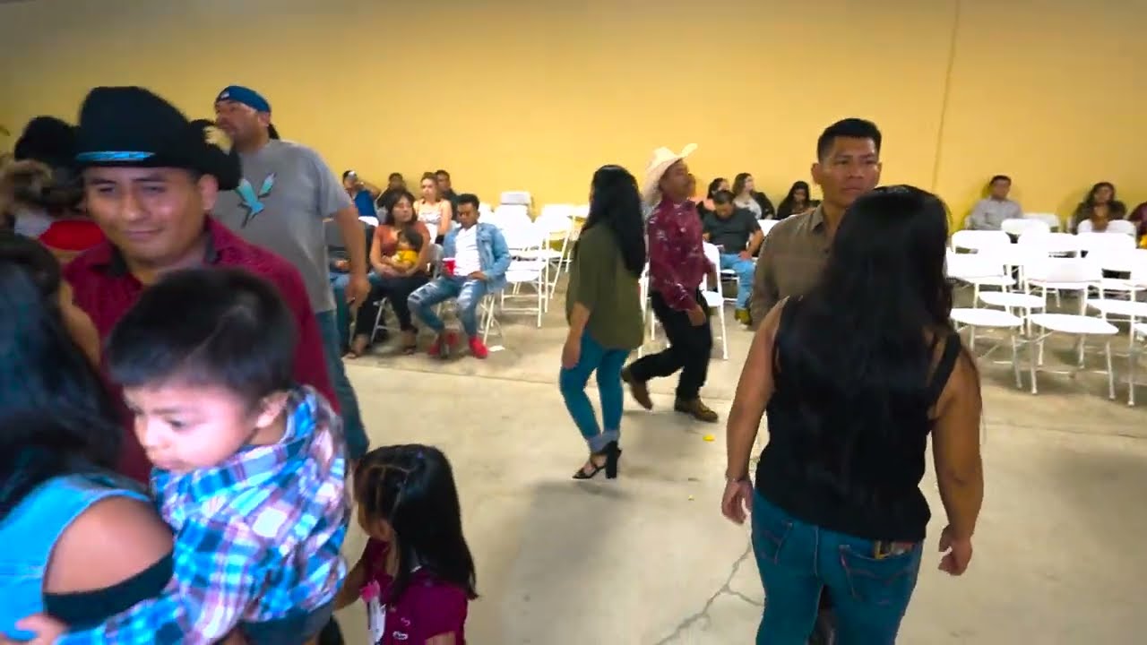 Grupo Sin Control En Oxnard California Con Los De San Vicente Coatlan