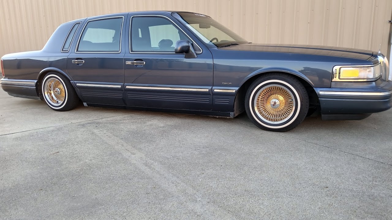 Lincoln Town Car Lowrider