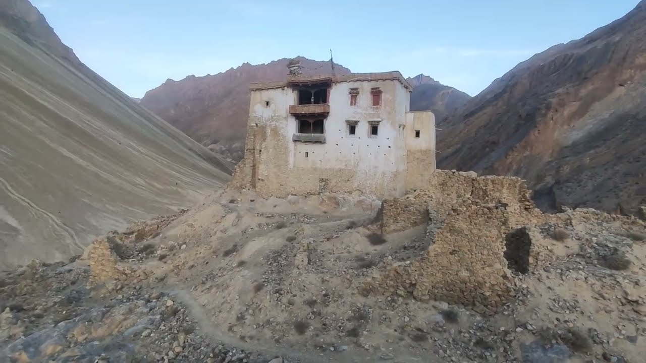 Zangla Palace, Zanskar - A Beauty in Ruins #zangla #palace #zanskar #ruins #stongdey #horizontal