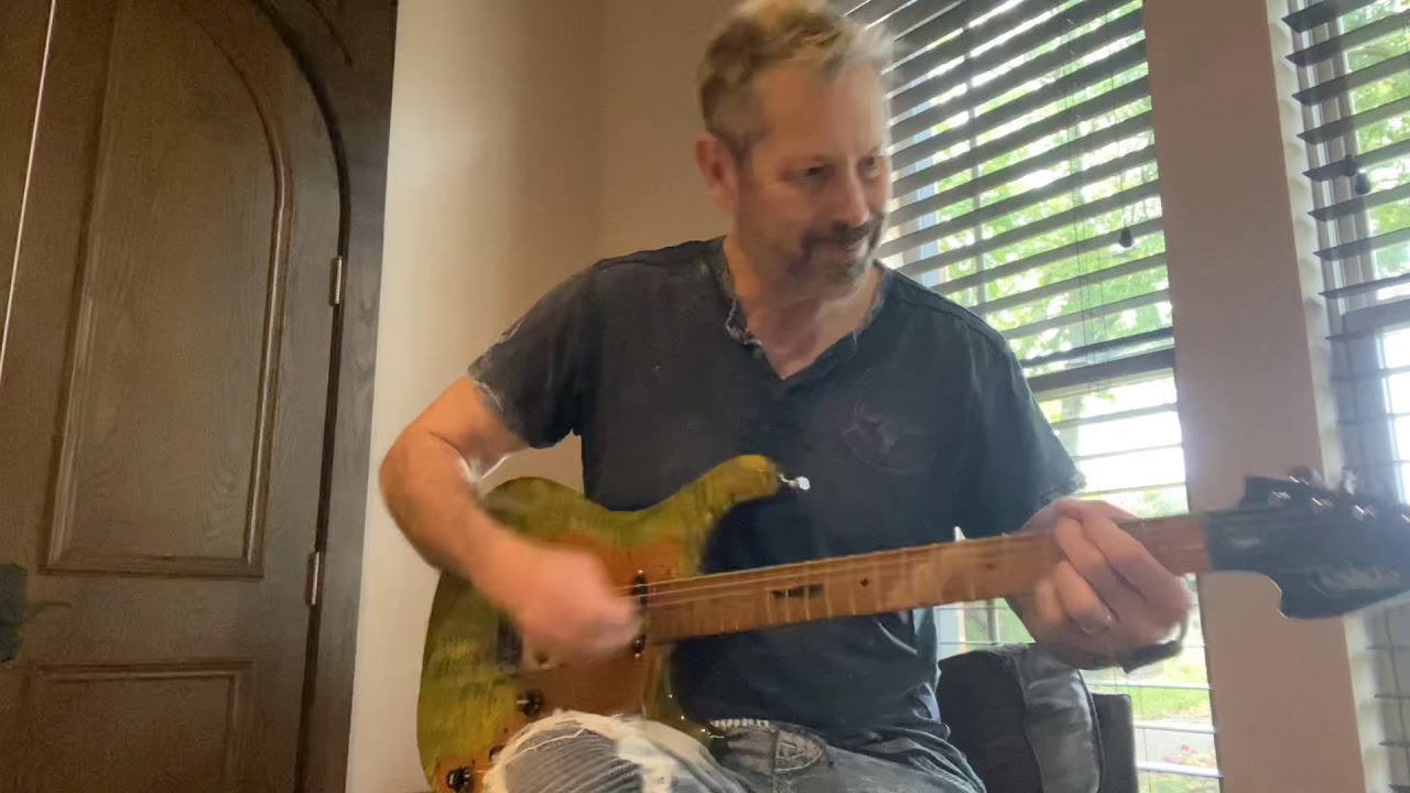 Knaggs Severn vs Knaggs Larry Mitchell - Tone Demo