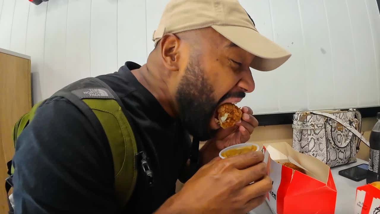 Trying KFC In Canberra🍗🇦🇺