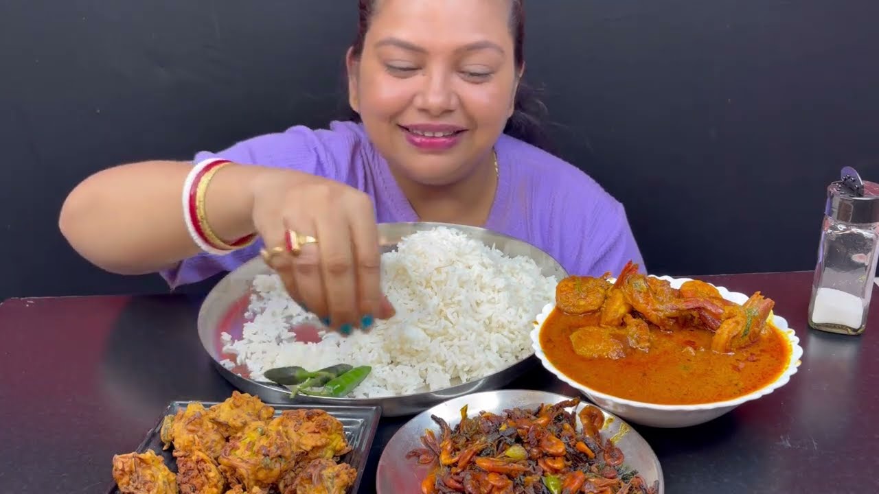 Bigbites, Eating Golda Chingrir Jhal, Chingri fry, Sojne fuler bora।।