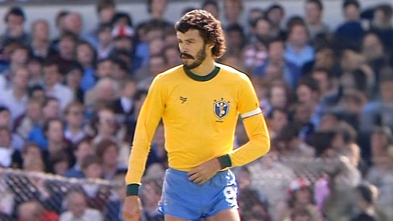 A elegância de SÓCRATES era impressionante!