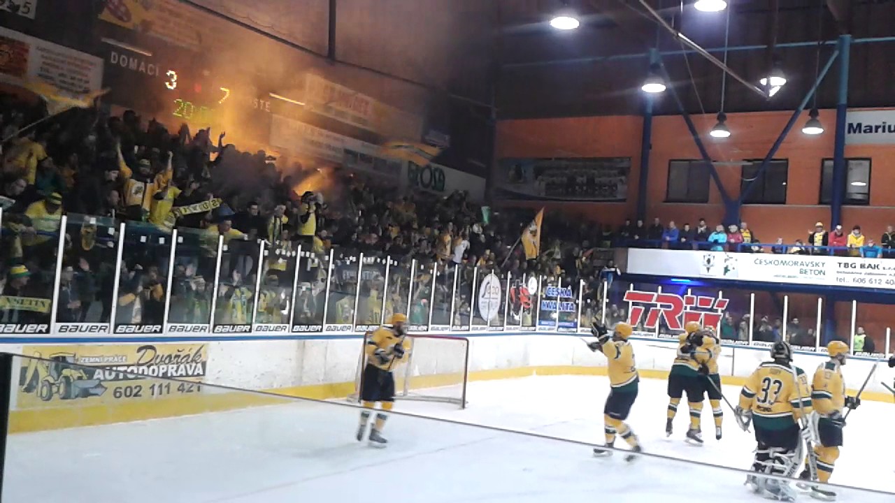 HC Jablonec - VHK Vsetín - KF,13.4.2017 - konec zápasu, fans, Vsetín mistři!!!