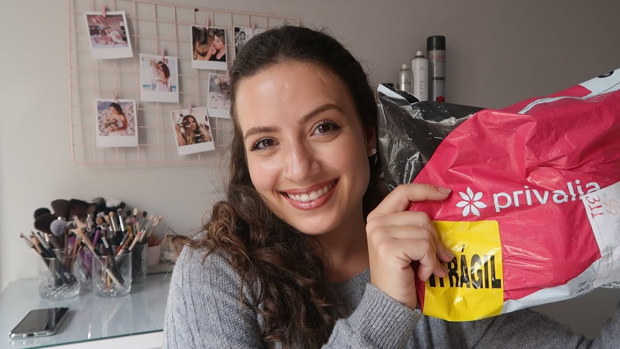 ASMR unboxing produtos MAC com sussurros 
