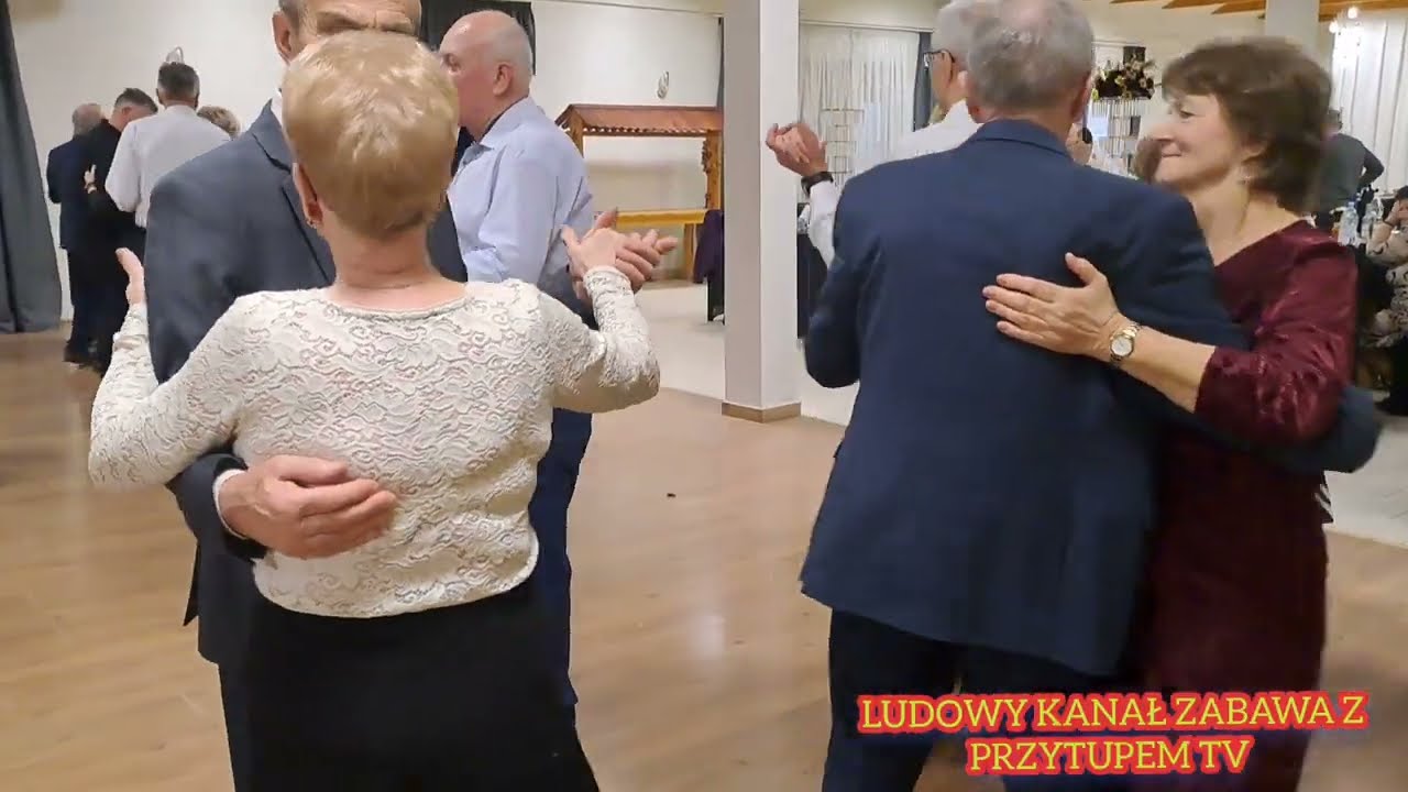 W MOKROSĘKU Parkiecik zadowoliła tym razem  Kapela Stanisława Wlazło Dom Weselny Róża 