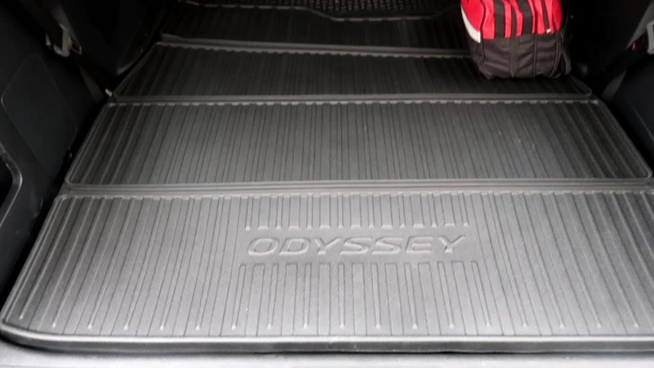 How to install Cargo Area Tray, Folding in 2018 Honda Odyssey