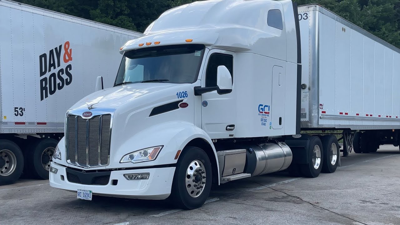 YA TENGO EL Peterbilt modelo 579