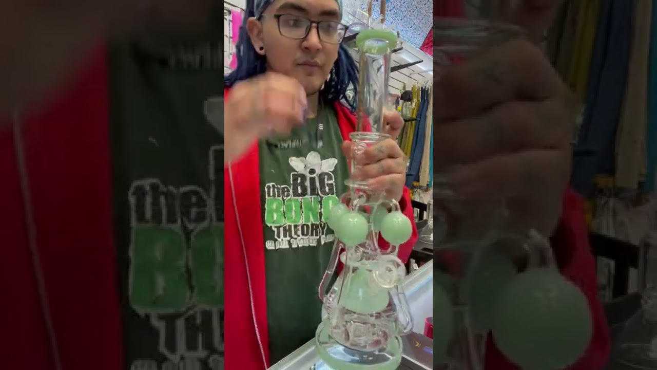 This Lookah water pipe is absolutely phenomenal!! 