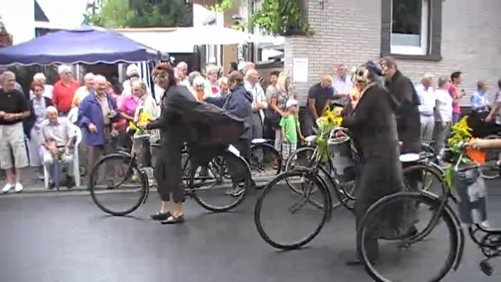Oldtimerparade zur Eröffnung der Kerwe 2012 in Essingen