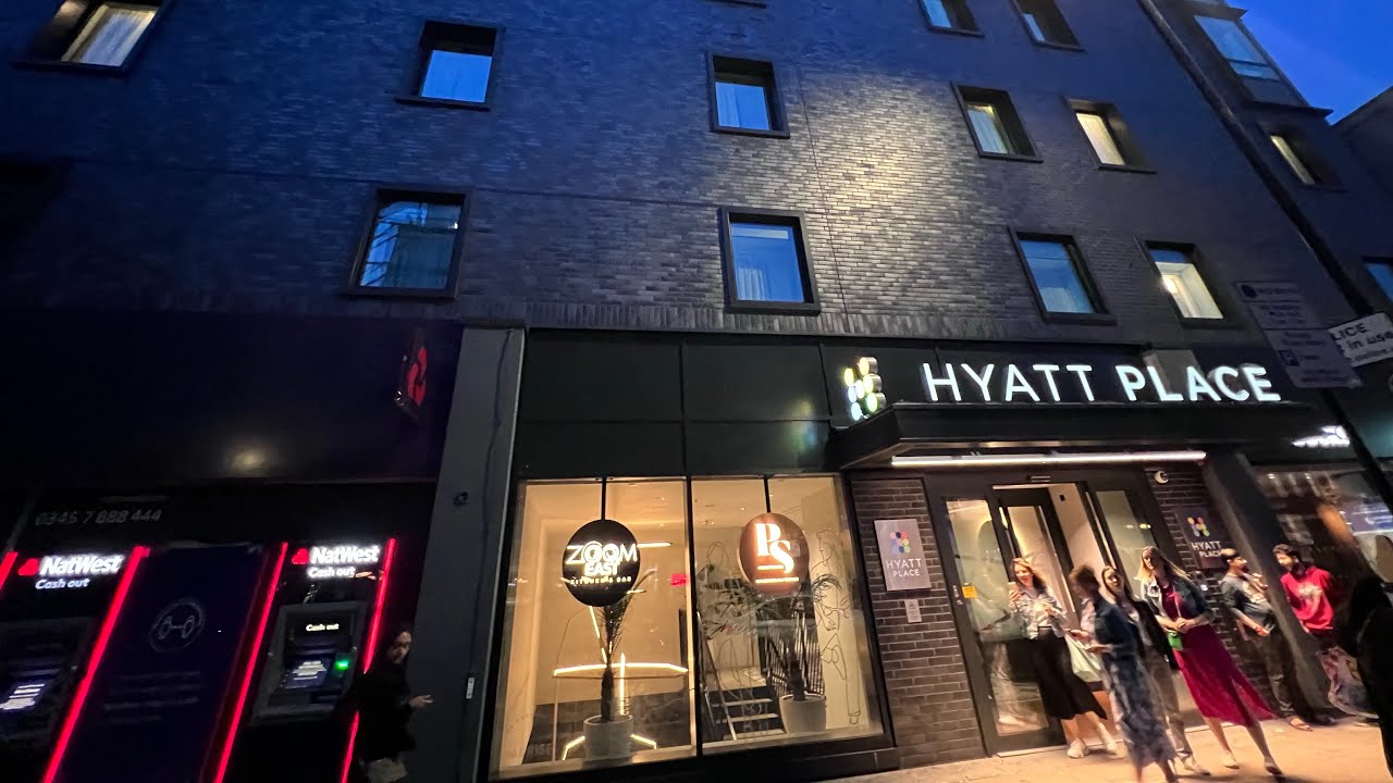 Hyatt Place London City East - 1 King Bed room with Balcony - Breakfast - Hotel Tour