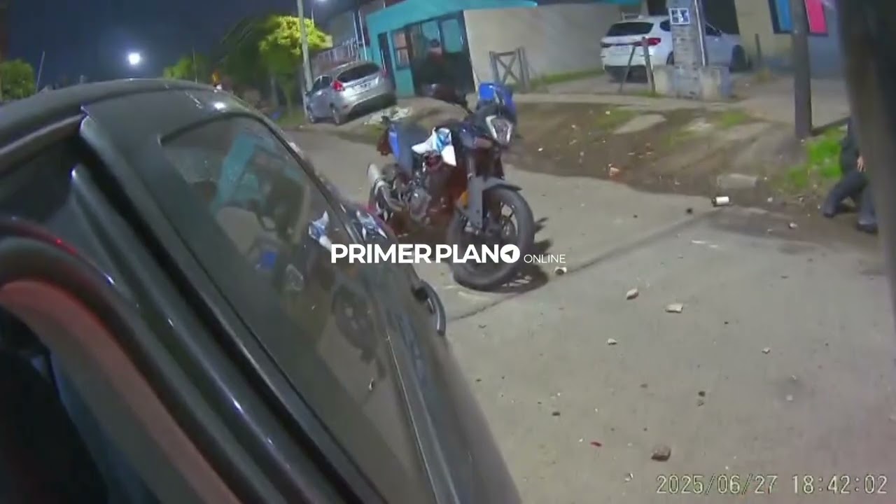 TENSIÓN EN EL BARRIO CARLOS GARDEL TRAS LA DETENCIÓN DE LADRÓN QUE ROBÓ UN AUTO