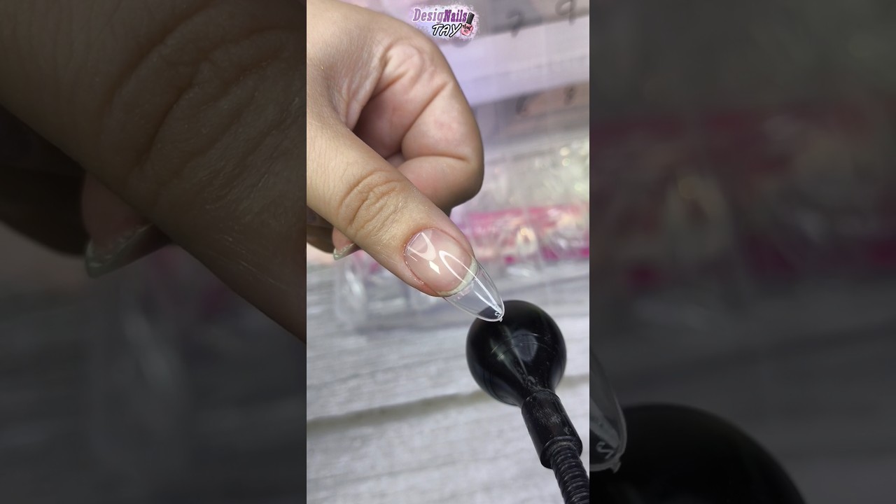 👉 El Secreto para Pegar el Tip en T&eacute;cnica Soft Gel SIN Burbujas 💅✨ / Designails Tay
