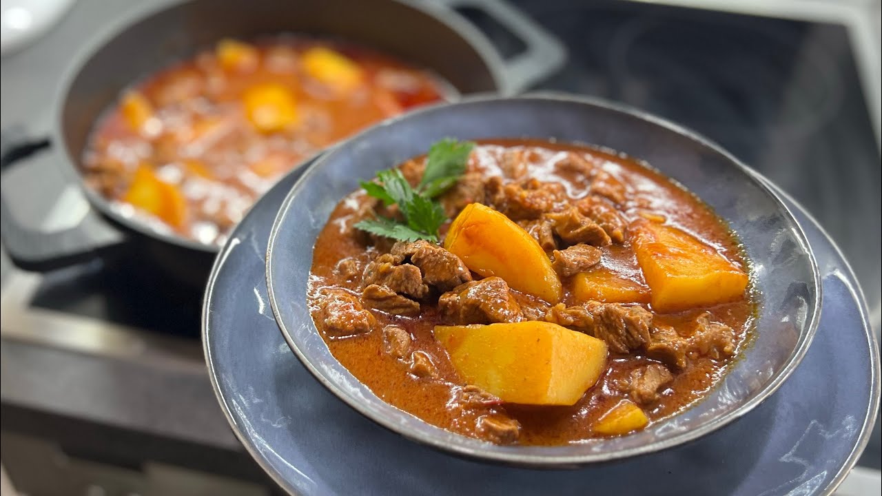 Ky Gullash me Mish Viçi dhe Patate me super shije Provone👌,@kuzhinaenerit4592 ka mju knaq🥰nga shija😋