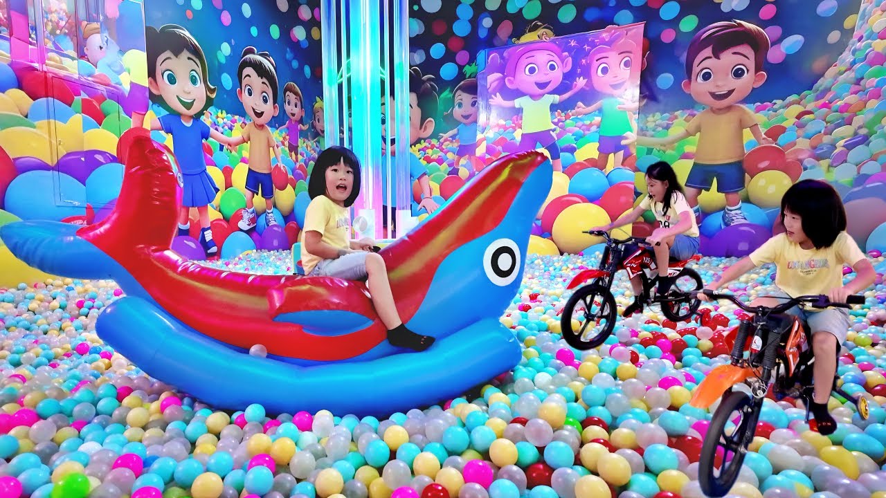 Main Balon, Mandi Bola, Balap Sepeda dan Main Mobil Mobilan - Playground Anak