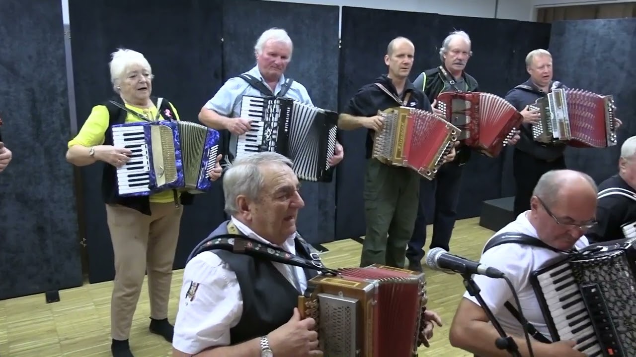 Setkání seniorů - Harmonikáři v Prachaticích - 1. část