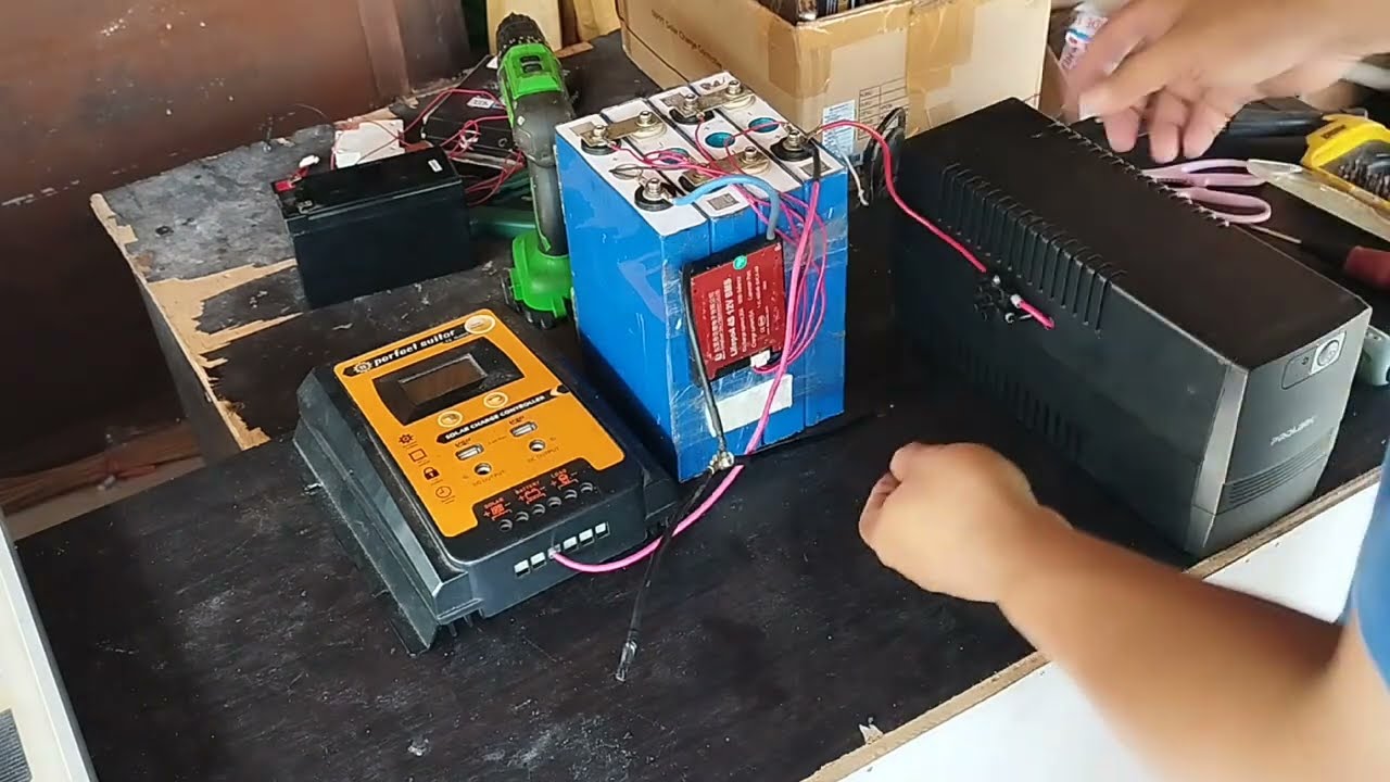cara rakit PLTS Offgrid dari UPS bekas