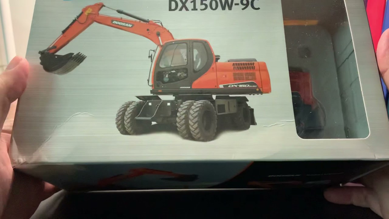 Mô hình Doosan DX150W-9C bánh lốp tỷ lệ 1/50 - Doosan DX150W-9C diecast with 1/50 scale.