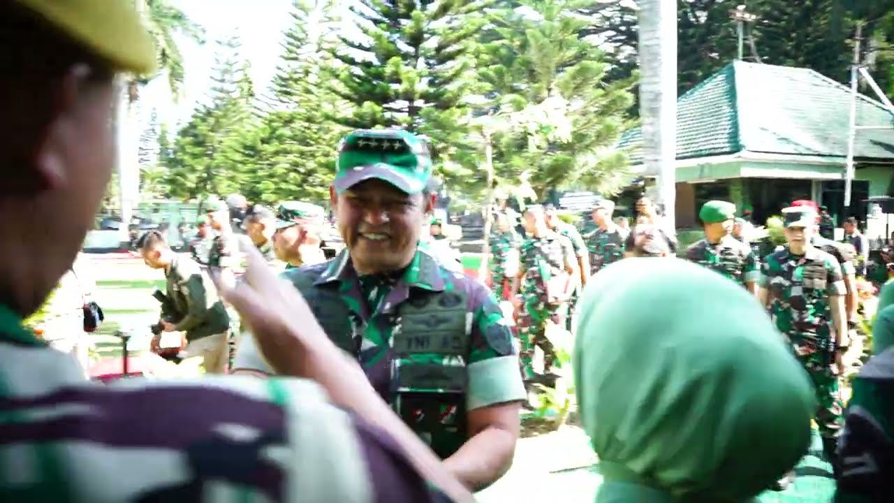 KASAD MARULI MENGUNJUNGI BATALYON 512 MALANG