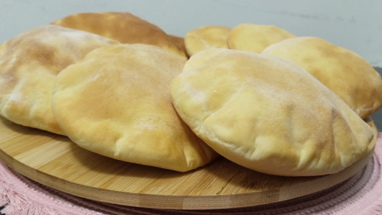 Homemade Pita Bread – Great for Dips, Sandwiches, and More! 🥙