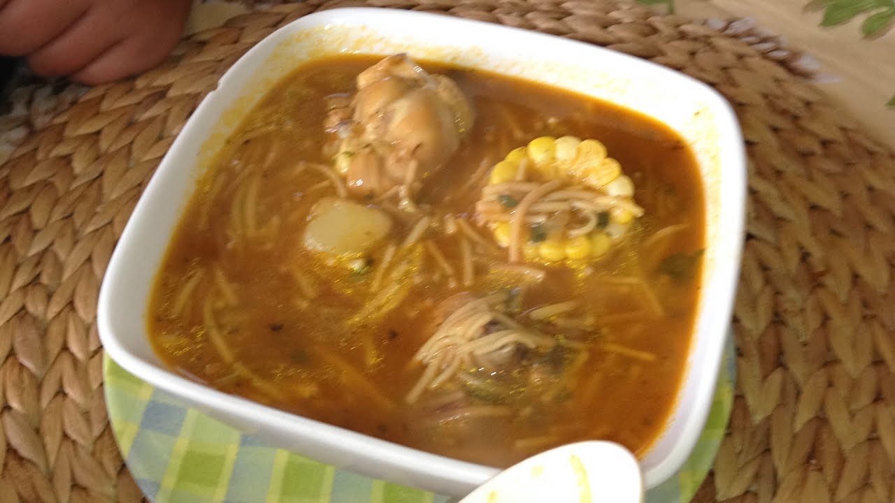Sopas De Pollo Con Fideos Criollas