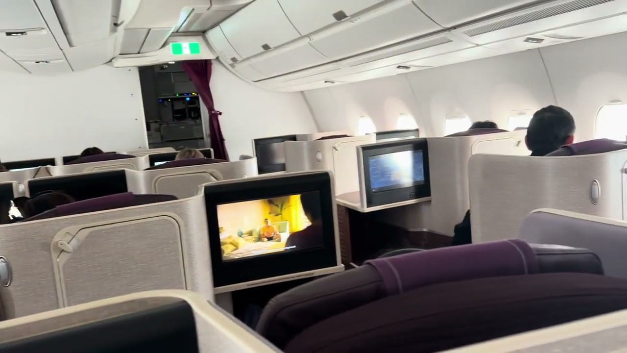 Thai Airways flight TG431 BKK to DPS landing at DPS via a350900. Business class. 09/02/2026!! 🇹🇭🇮🇩