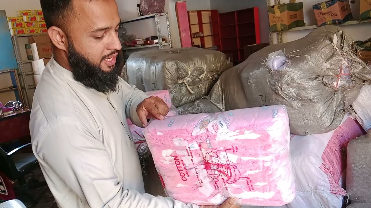 A Grade Pampers ki lot agai hai km sa km 20kg milega more details contact WhatsApp 03422830649