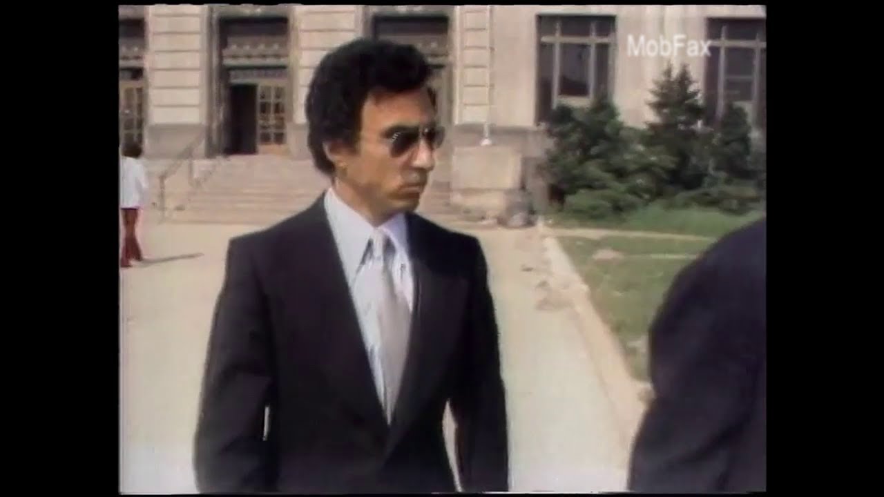 Chicago Outfit: Dishonor Thy Father - Bob Cooley (1997)