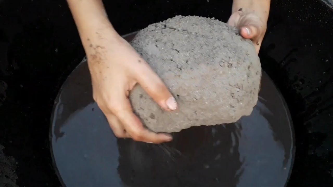 Mini crumbling of bowls sand in water+paste play ASMR video 💦💯🤤
