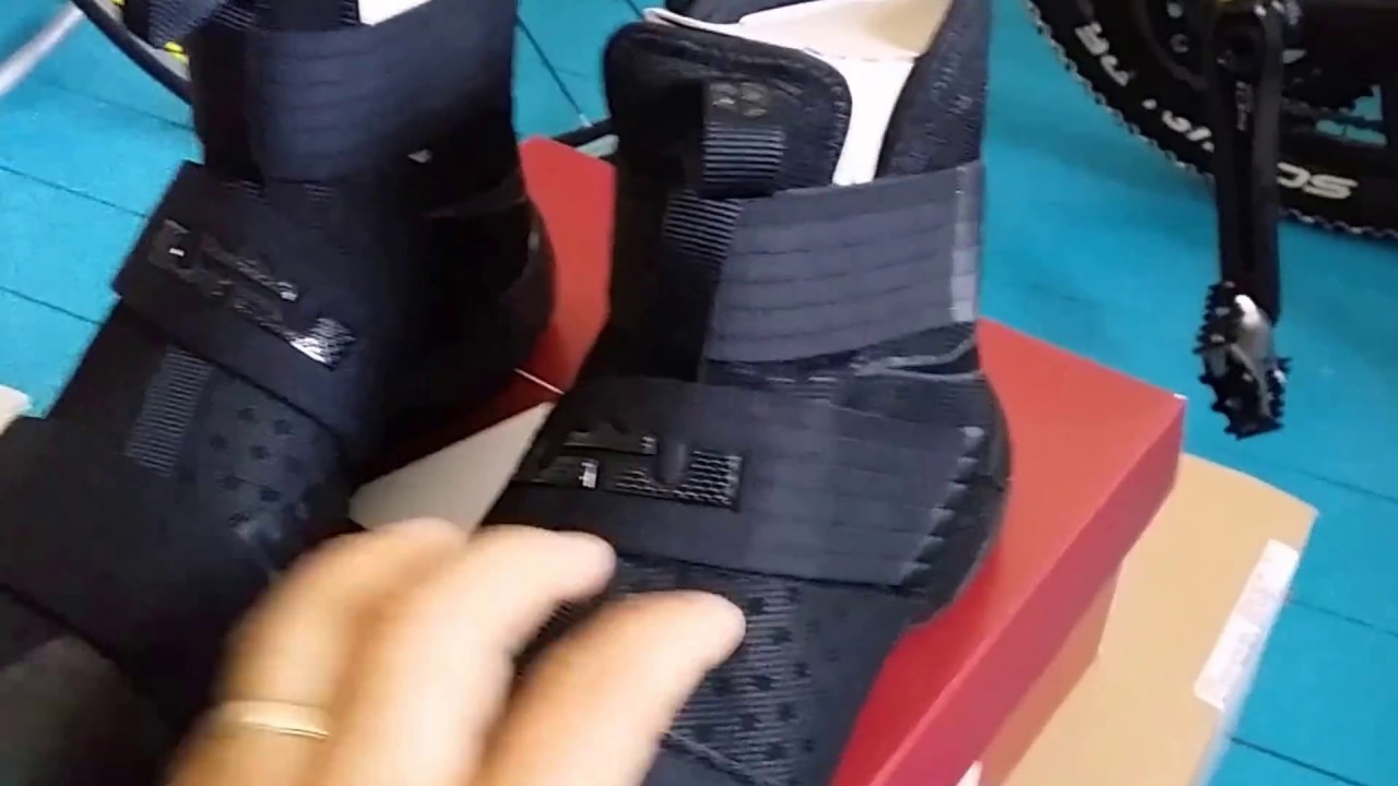UNBOXING LEBRON ZOOM SOLDIER 10 TRIPLE BLACK