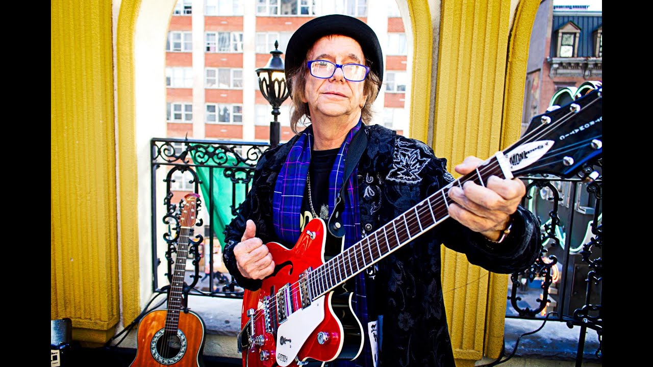 Duncan Faure Performance Bay City Rollers Fan Events - Marcher's Reception Tartan Week 2022