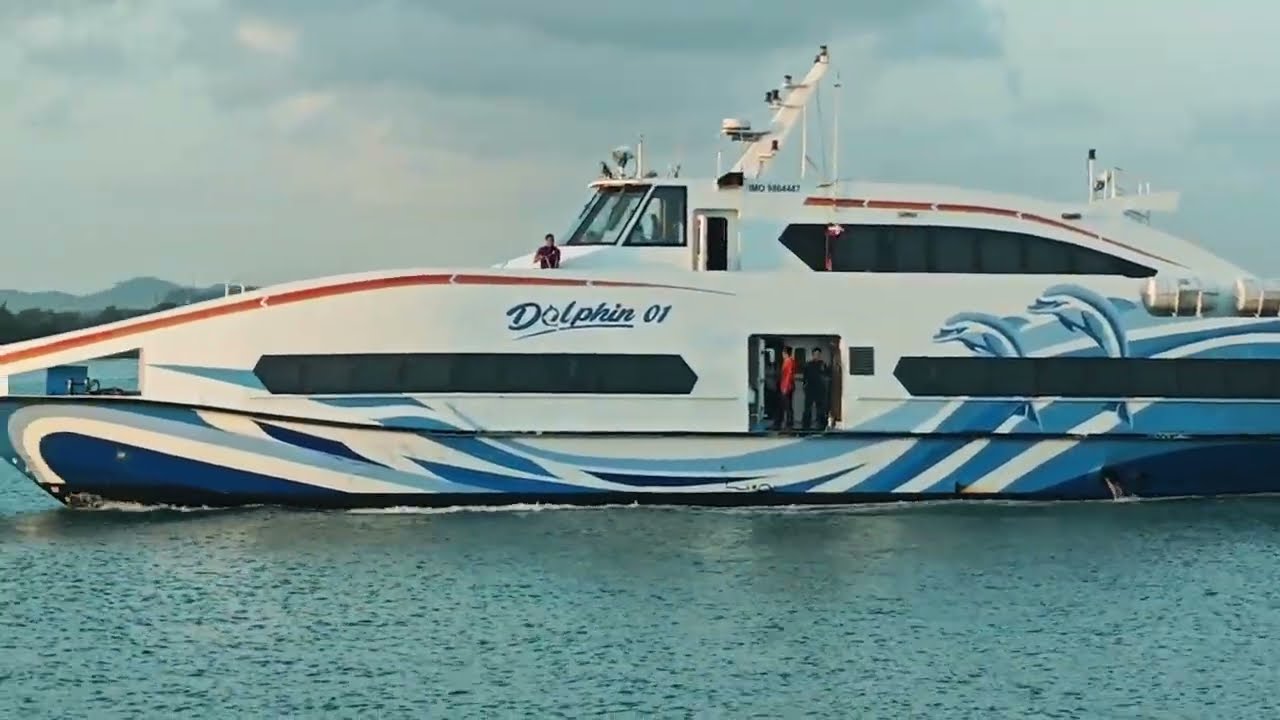Harbourbay Suasana Pagi Ini Keluar Masuk Ferry