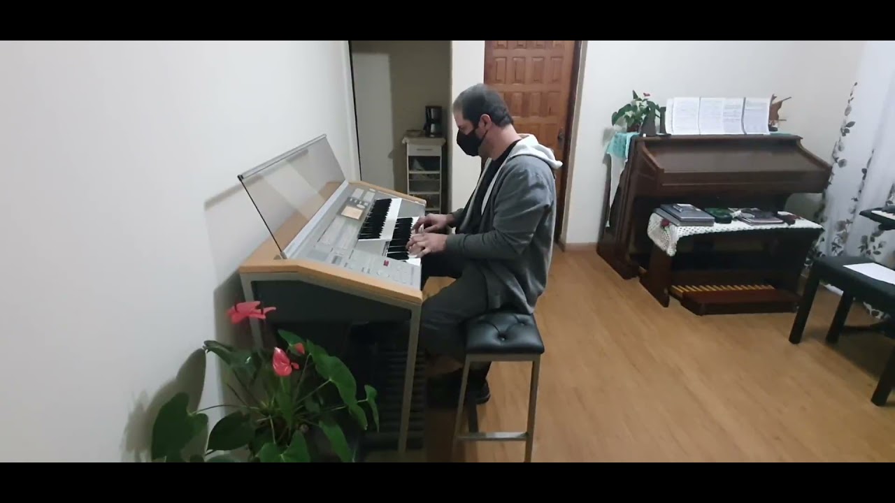 &Oacute;rg&atilde;o Yamaha Stagea ELS 01C. Testando o som de acordion e tuba na Pedaleira. Excelente sampler!