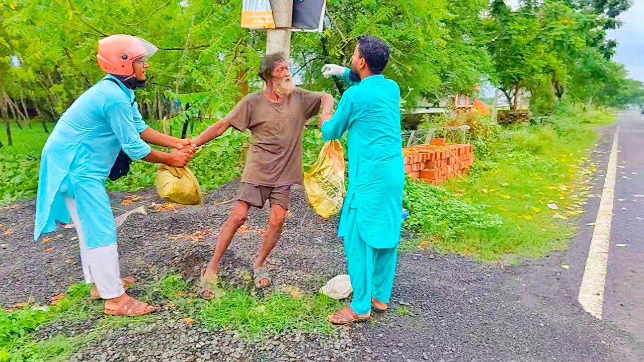 এই মানসিক ভারসাম্যহিন মানুষটিকে নিয়ে কি হয় ভিডিও টি শেষ পর্যন্ত দেখুন@GariberSathi0101 #ভাইরাল