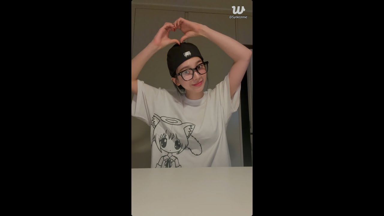 [ENG SUBS] 251009 aespa Karina Weverse Live - It's Chuseok