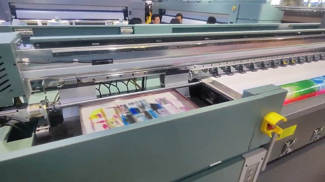 Starfire 3.2m solvent printer with 8 printheads