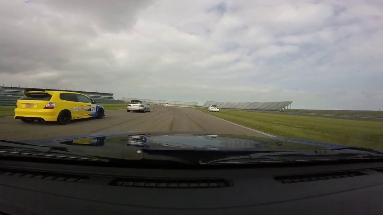 Honda S2000 chasing Integra DC5 Type R at Mimms Rockingham 23/04/17