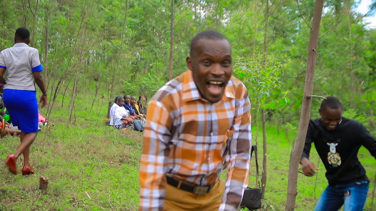 Douglas Otiso live in funeral function with Gusii team