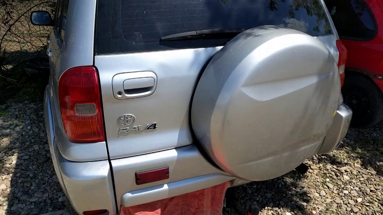 Снять задний бампер Toyota Rav 4 — своими руками