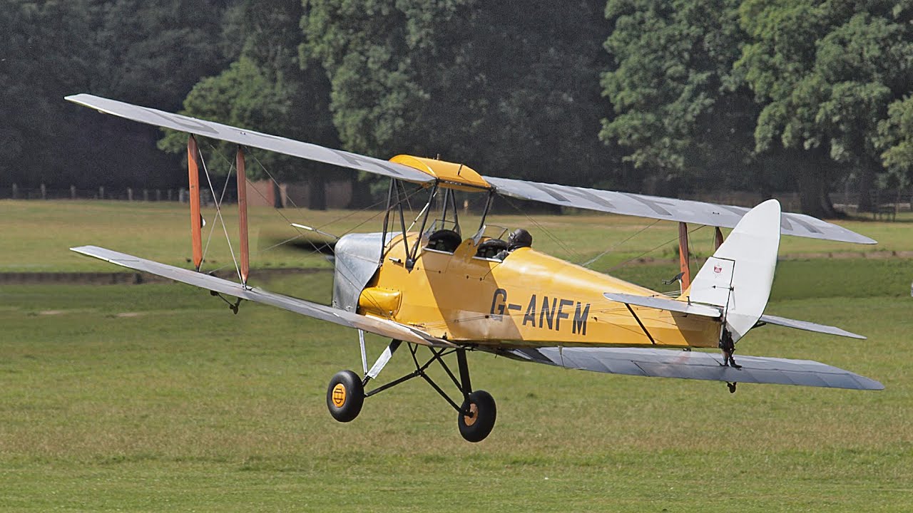 Woburn Abbey 28th International Moth Rally