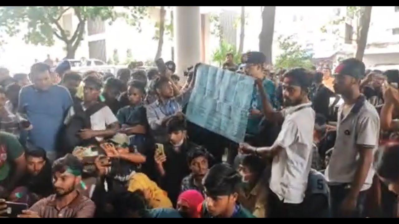 LIVE: সচিবালয়ে ঢুকে পড়ছেন শিক্ষার্থীরা | Student Protest | Kalbela