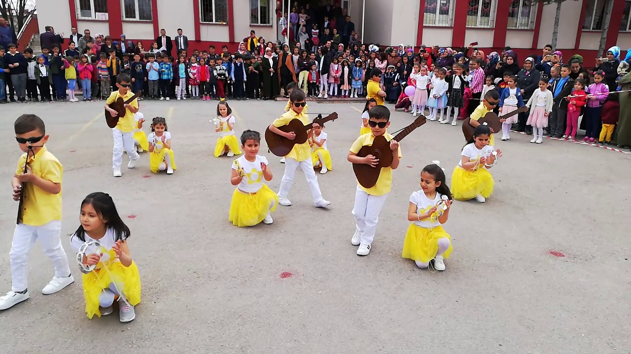 ELBİSTAN BATTALGAZİ İLKOKULU ÇAYIR ÇİMEN GEZE GEZE 23 NİSAN
