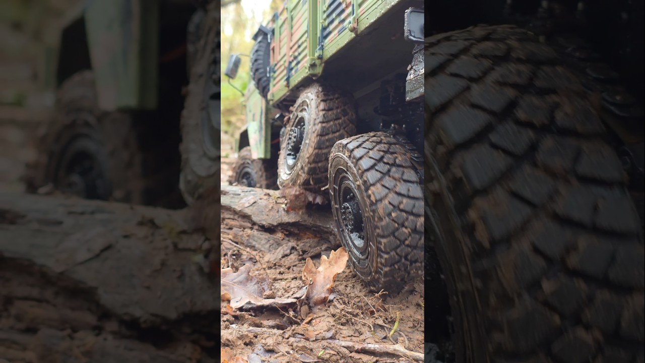 👀 All the Flex! 😎 #rc #military #truck #radiocontrol