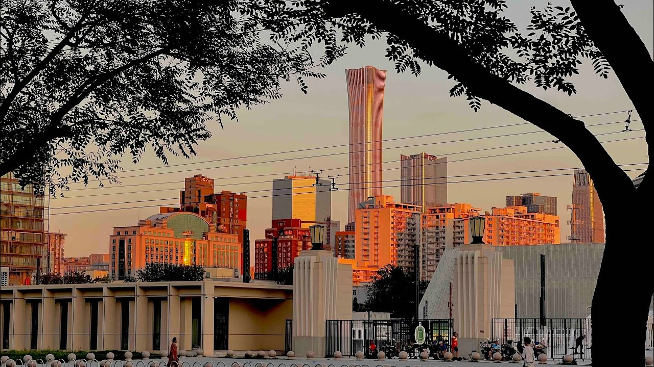 Evening Walk from Beixinqiao to Sanlitun via Guijie  傍晚徒步簋街 三里屯