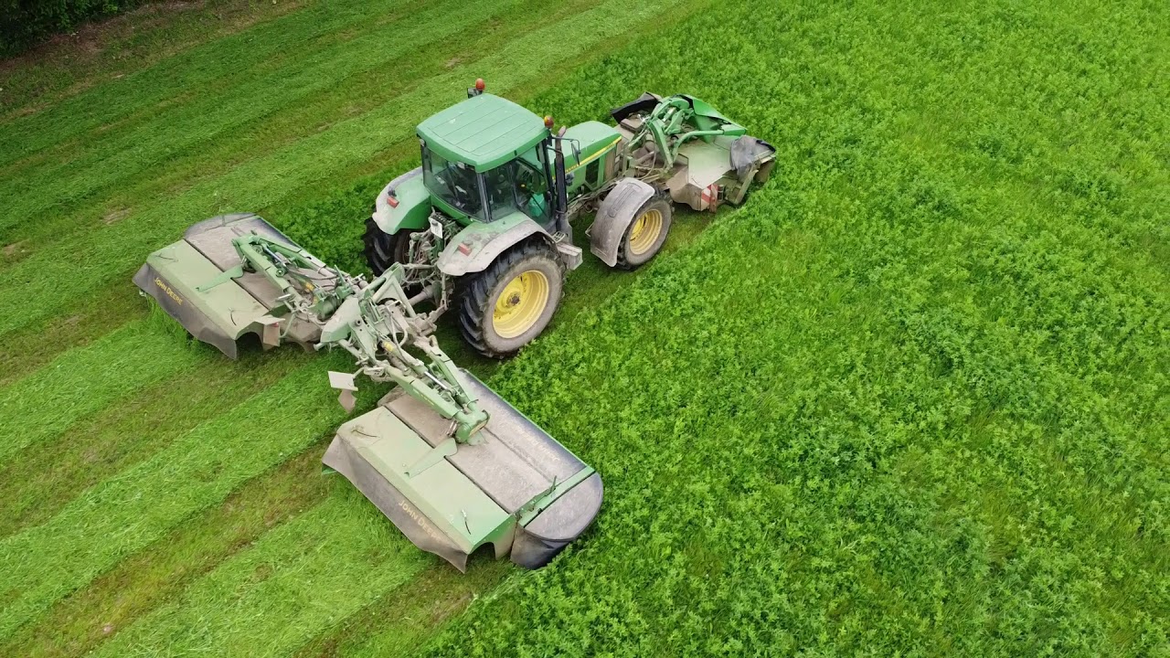 Fauchage 2020, Gros ensemble John Deere avec triple faucheuses !!