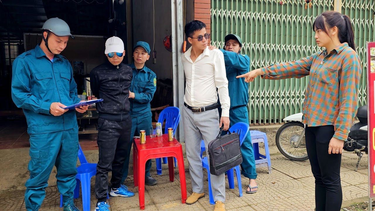 The Mayor and the kind police officer arrested the gangster and helped Tieu Ha escape danger