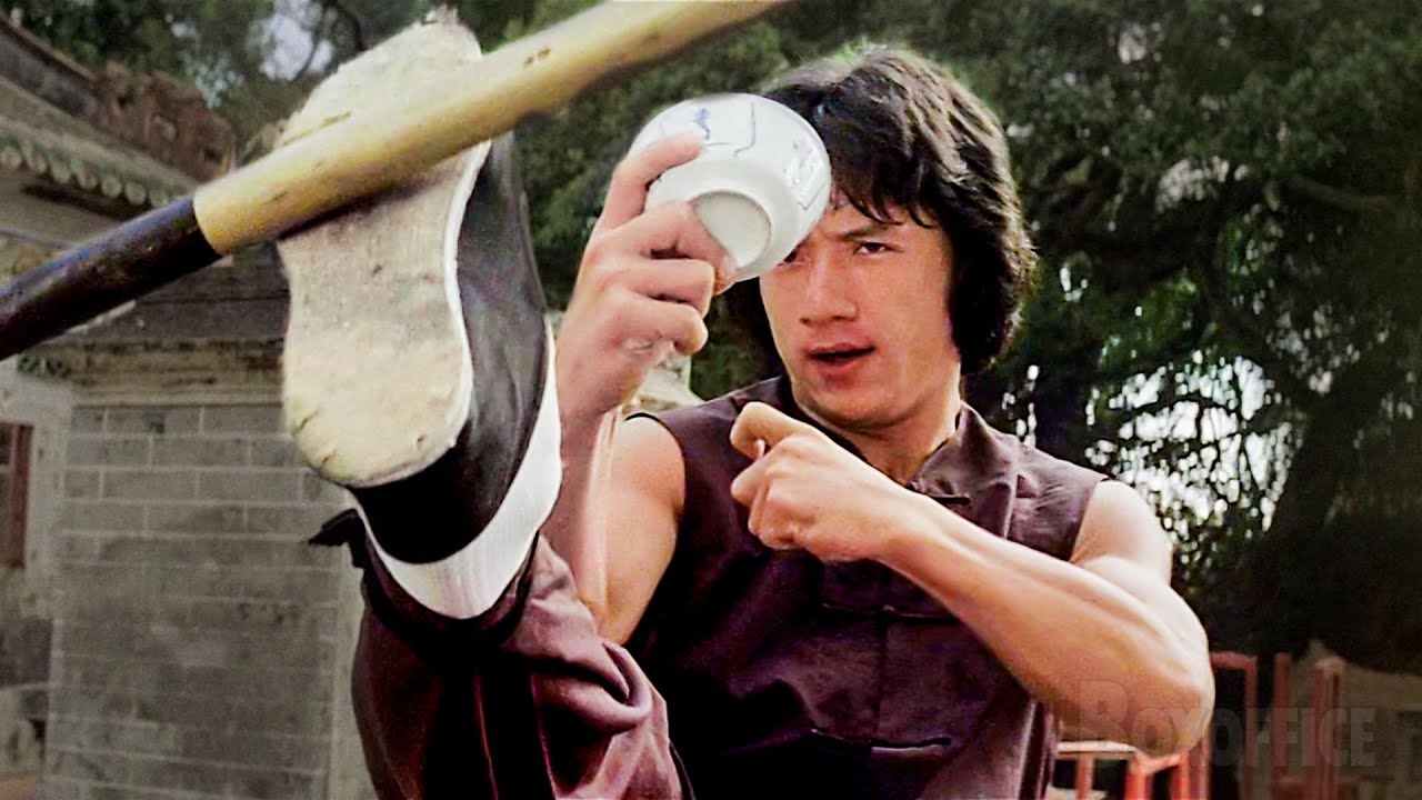 Compilação das melhores cenas de luta de O Mestre Invencível, de Jackie Chan
