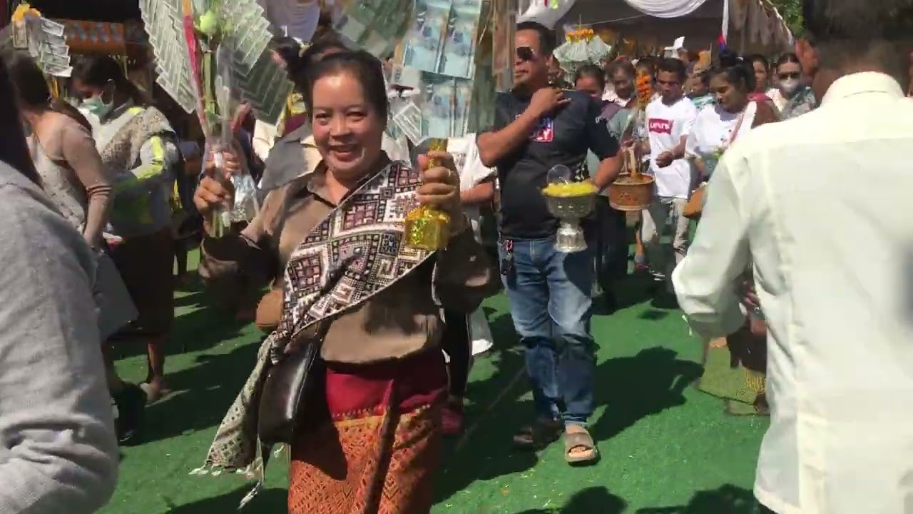 ພິທີແຫ່ງນາກວັດປ່າຍາງ ບ້ານ ເມືອງນ້ອຍ ພ້ອມກອງຫົດ