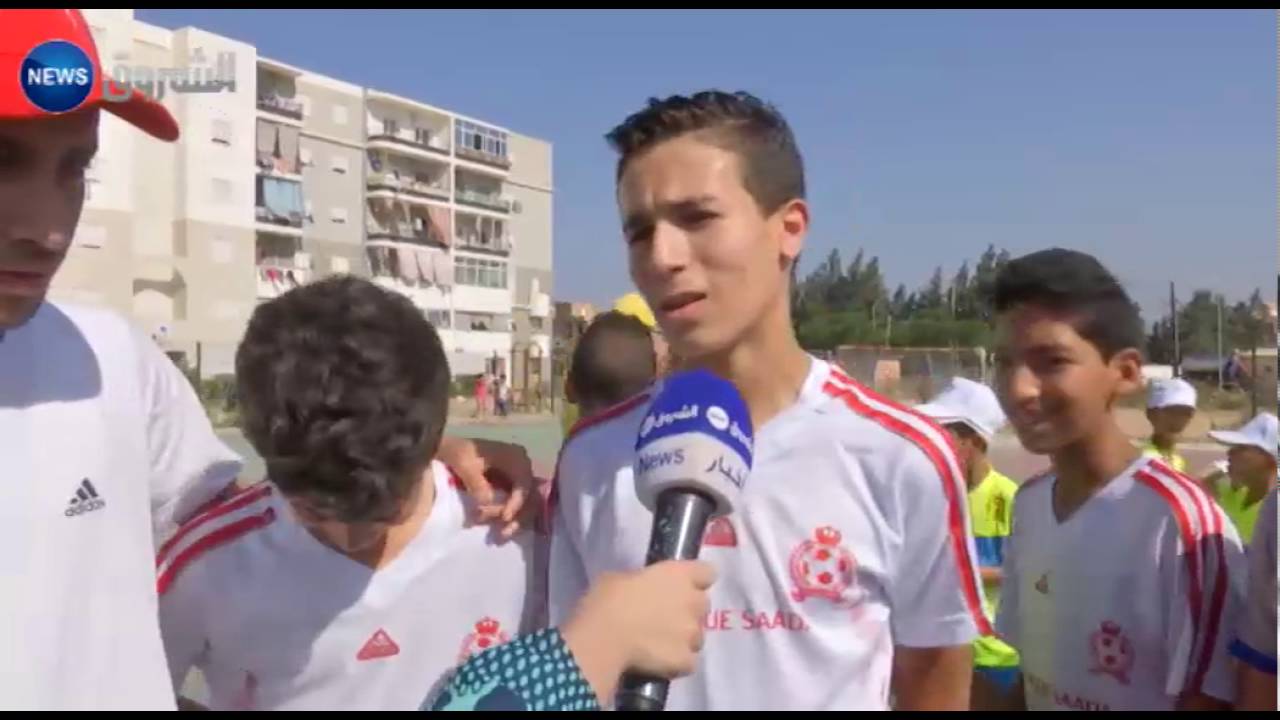 Faouzi ghoulam rend visite aux jeunes de Birtouta